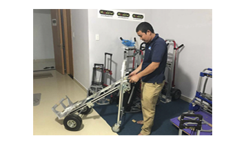 Xe kéo đẩy hàng