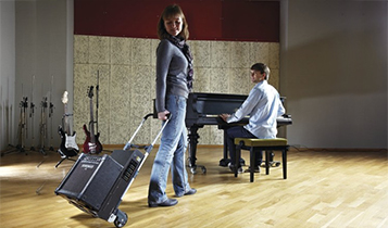 Sử dụng xe đẩy hàng 2 bánh ở những không gian nhỏ hẹp